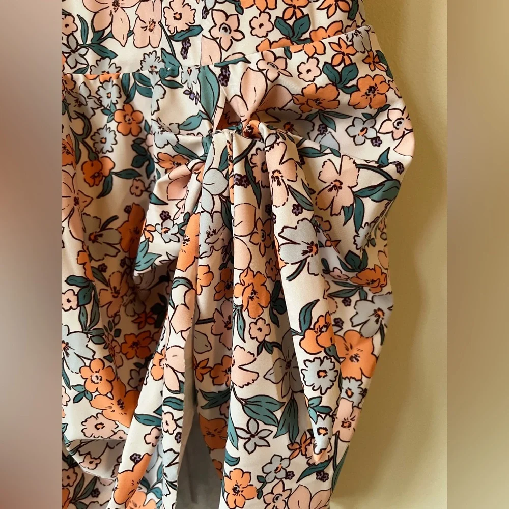 Cupshe NWT Apricot Ditsy Floral Scoop Neckline Ruching Swimdress Size M - Picture 6 of 16
